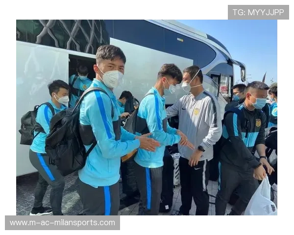 球队突然更换餐饮供应商，队医称与体能有关