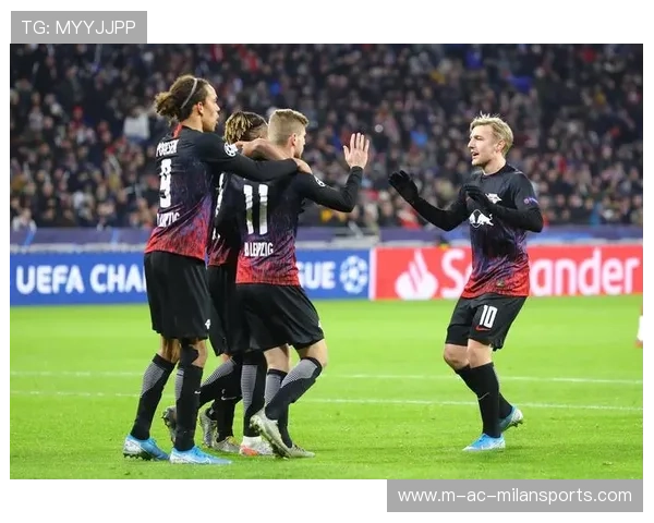 阿贾克斯准备再次冲击欧冠淘汰赛名额,重返辉煌之路 阿贾克斯准备再次冲击欧冠淘汰赛名额,重返辉煌之路