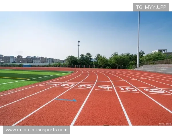 橡胶跑道加热后的气味：田径场的午后，橡胶跑道长什么样